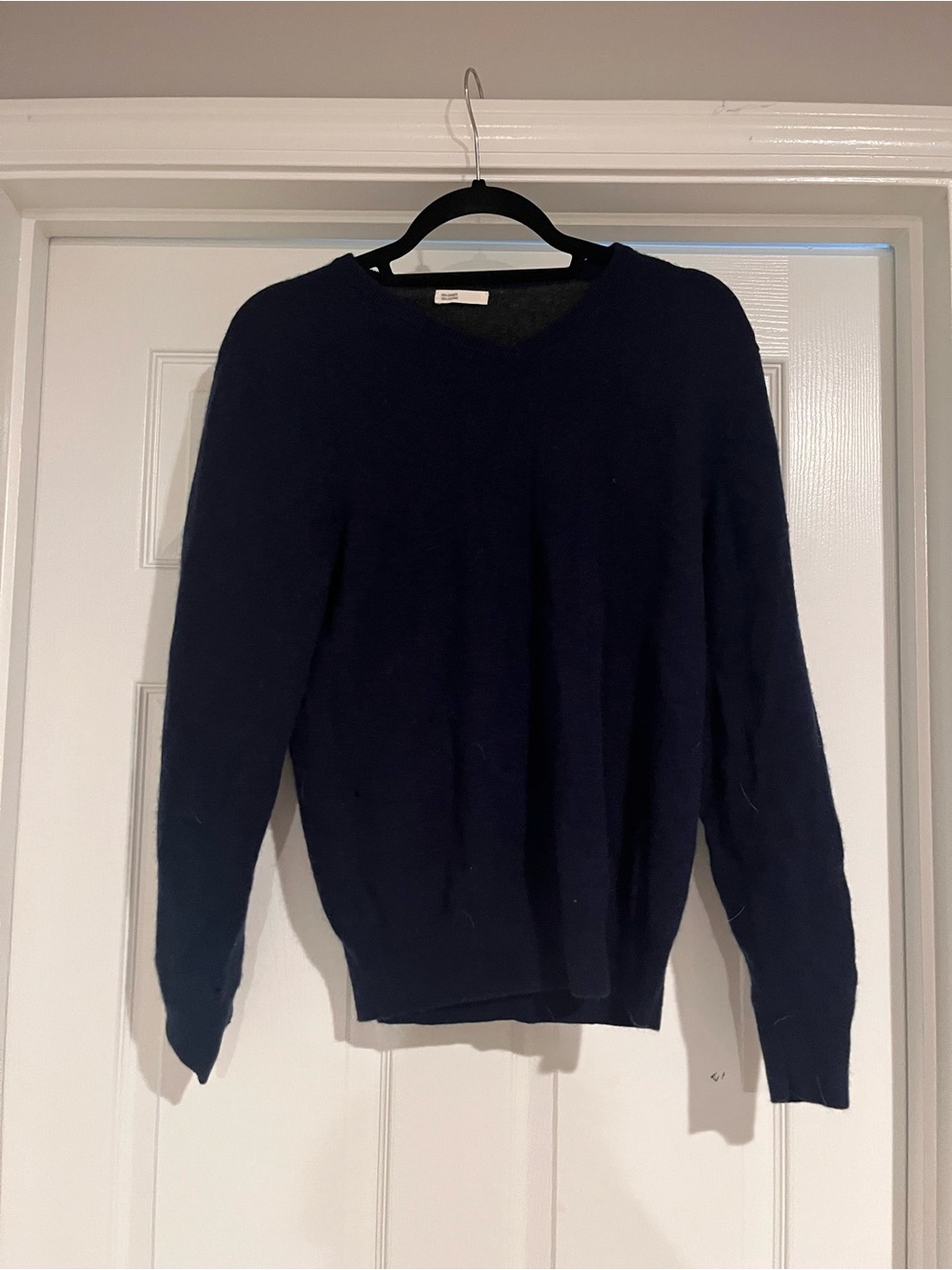 Men's Navy V-Neck Sweater - Classic Knit